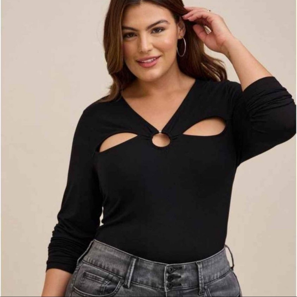 Super Soft O-Ring Detail And Cutouts Long Sleeve Top